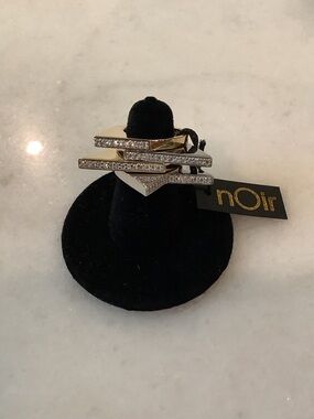 nOir Jewelry Gold and Silver 4 Stack Crystal Bar Ring Set, Brand New